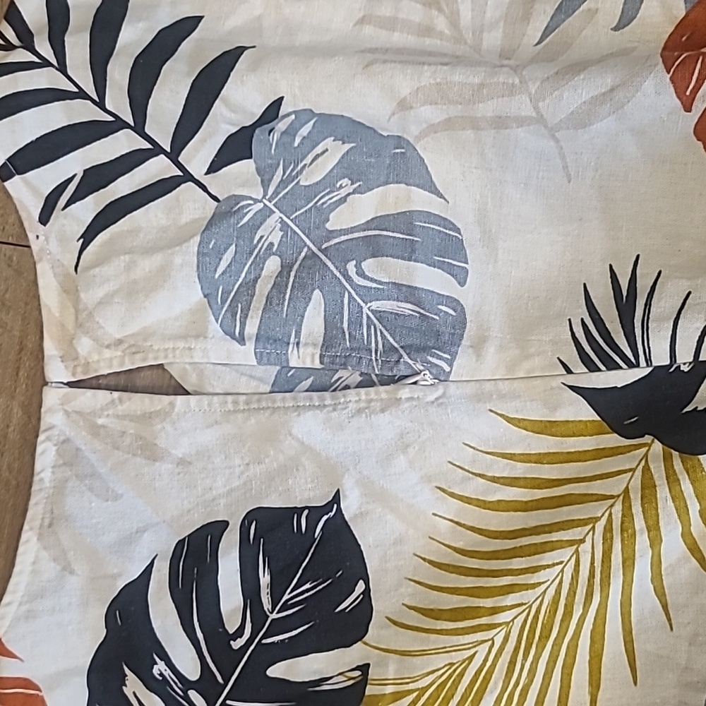 Lush Euc Linen Blend Romper In Cream With a Tropical Print Small - Picture 10 of 11